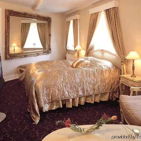 Tyrstrup 4*